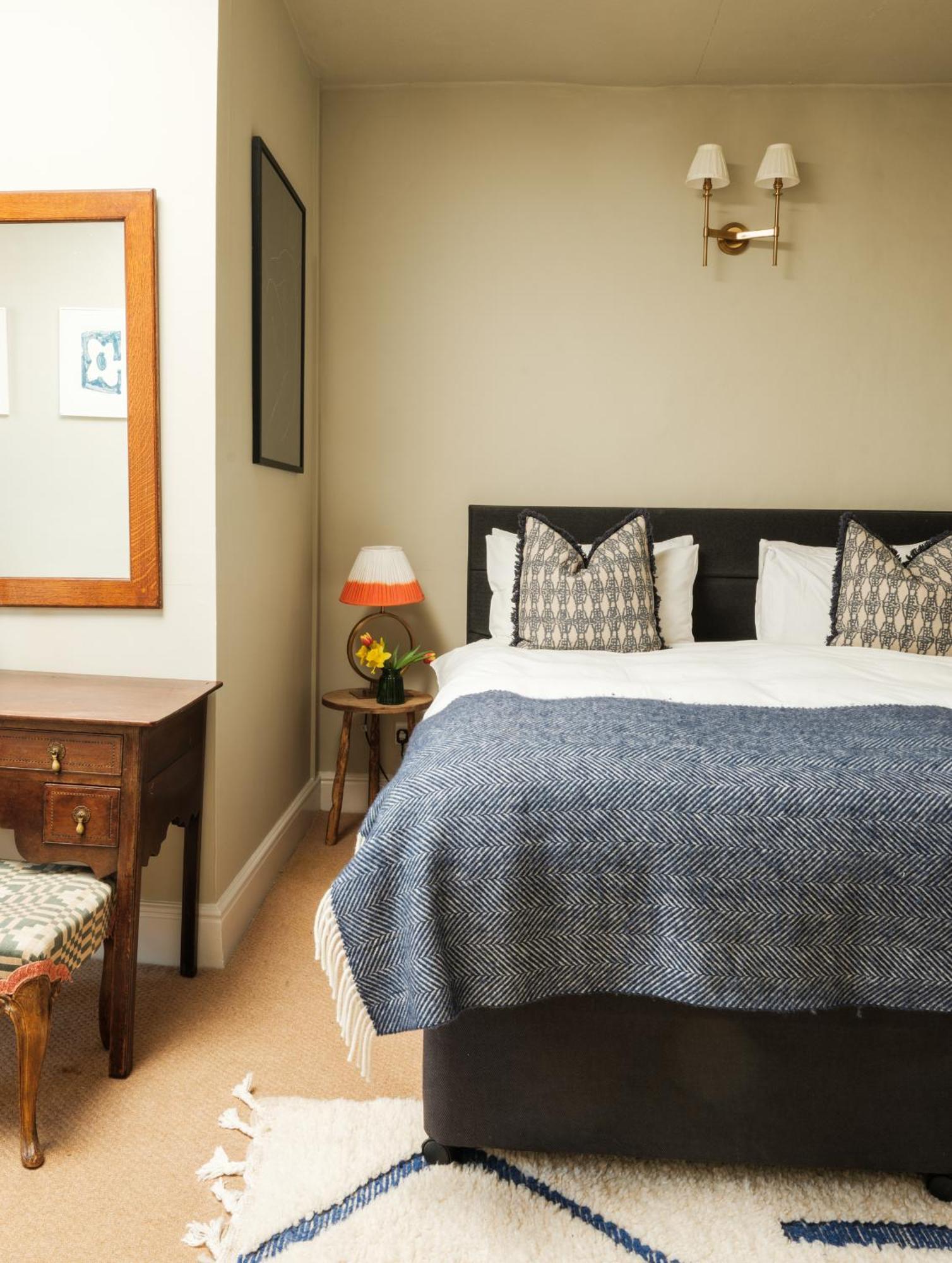 The Grosvenor Arms Hotel Hindon Room photo