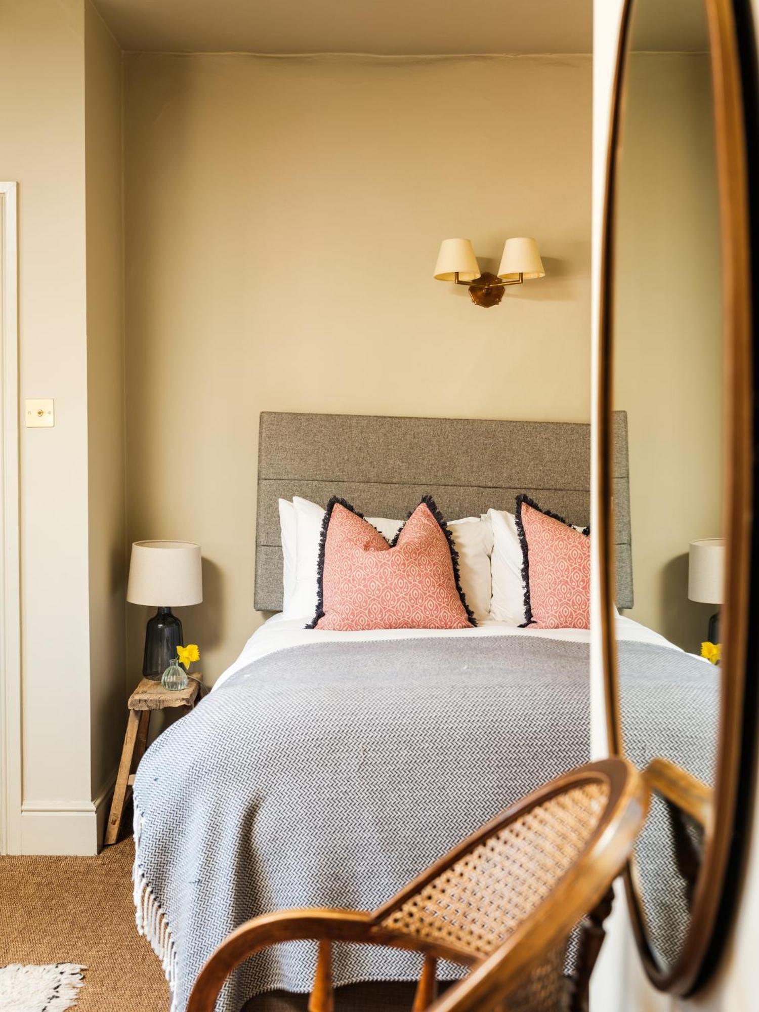 The Grosvenor Arms Hotel Hindon Room photo