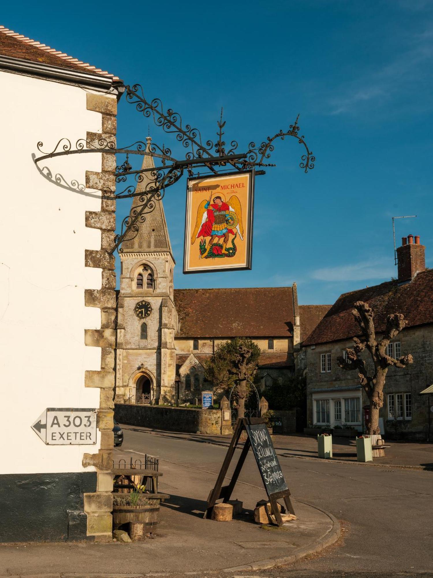 The Grosvenor Arms Hotel Hindon Exterior photo