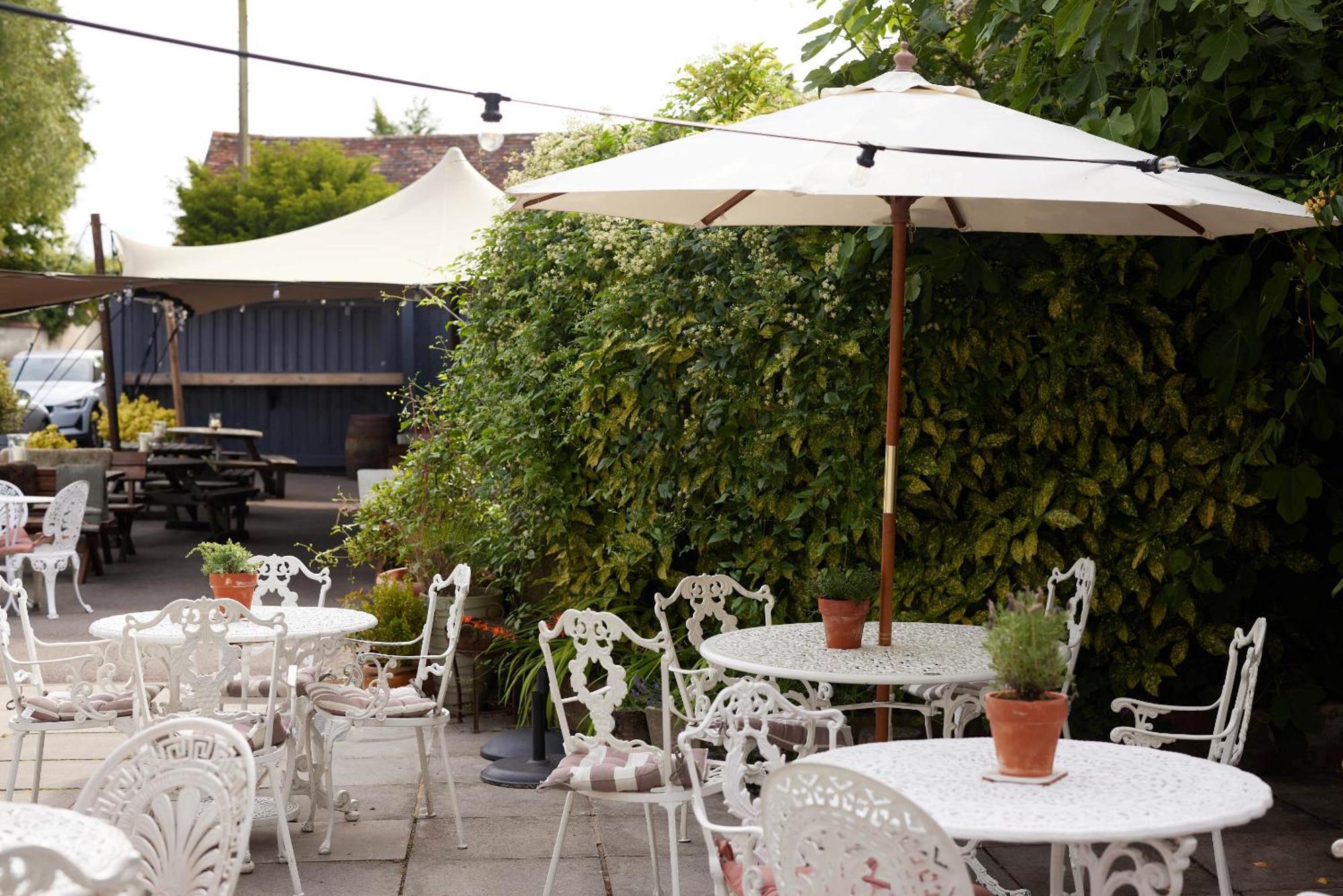 The Grosvenor Arms Hotel Hindon Exterior photo
