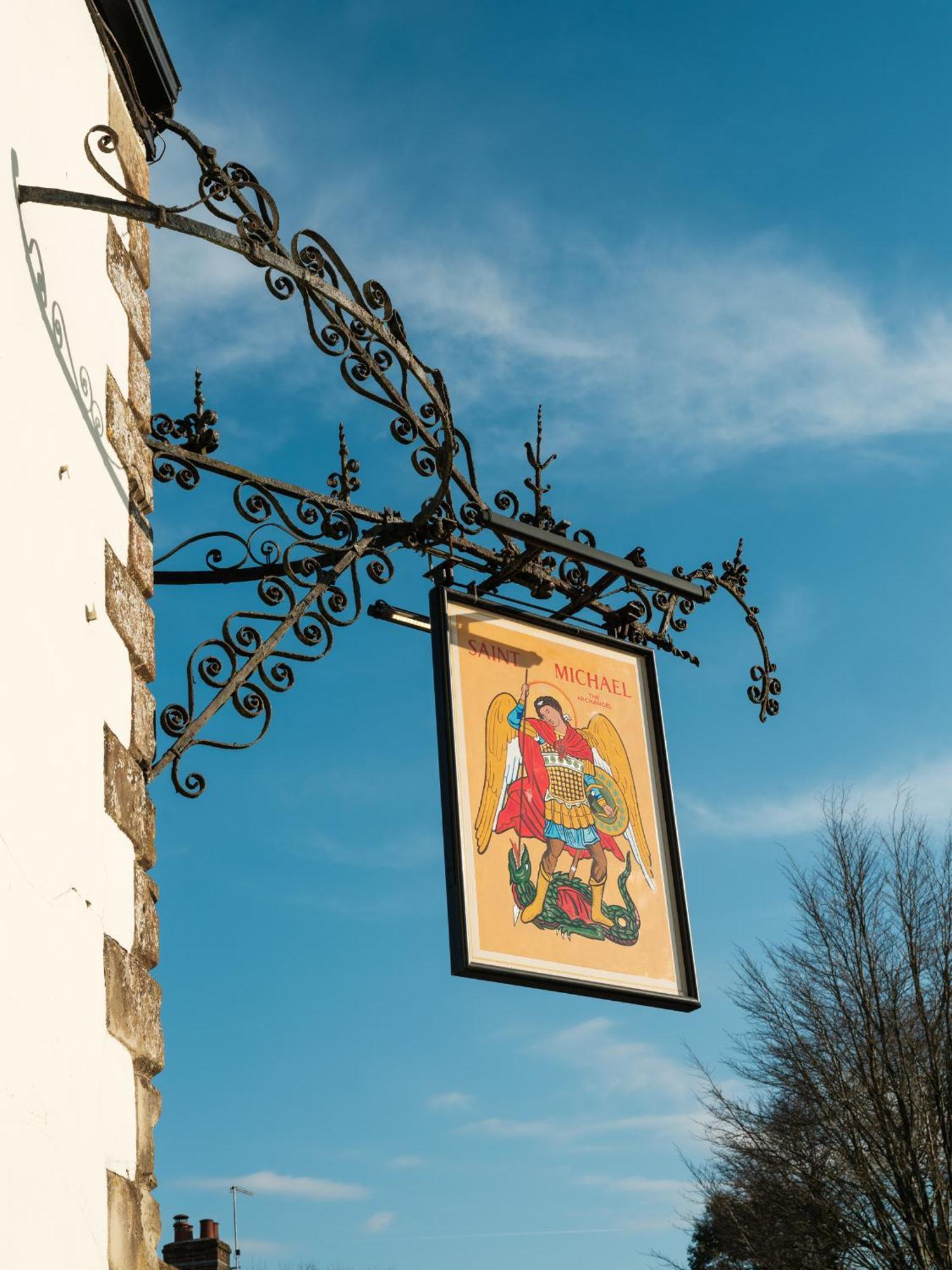 The Grosvenor Arms Hotel Hindon Exterior photo