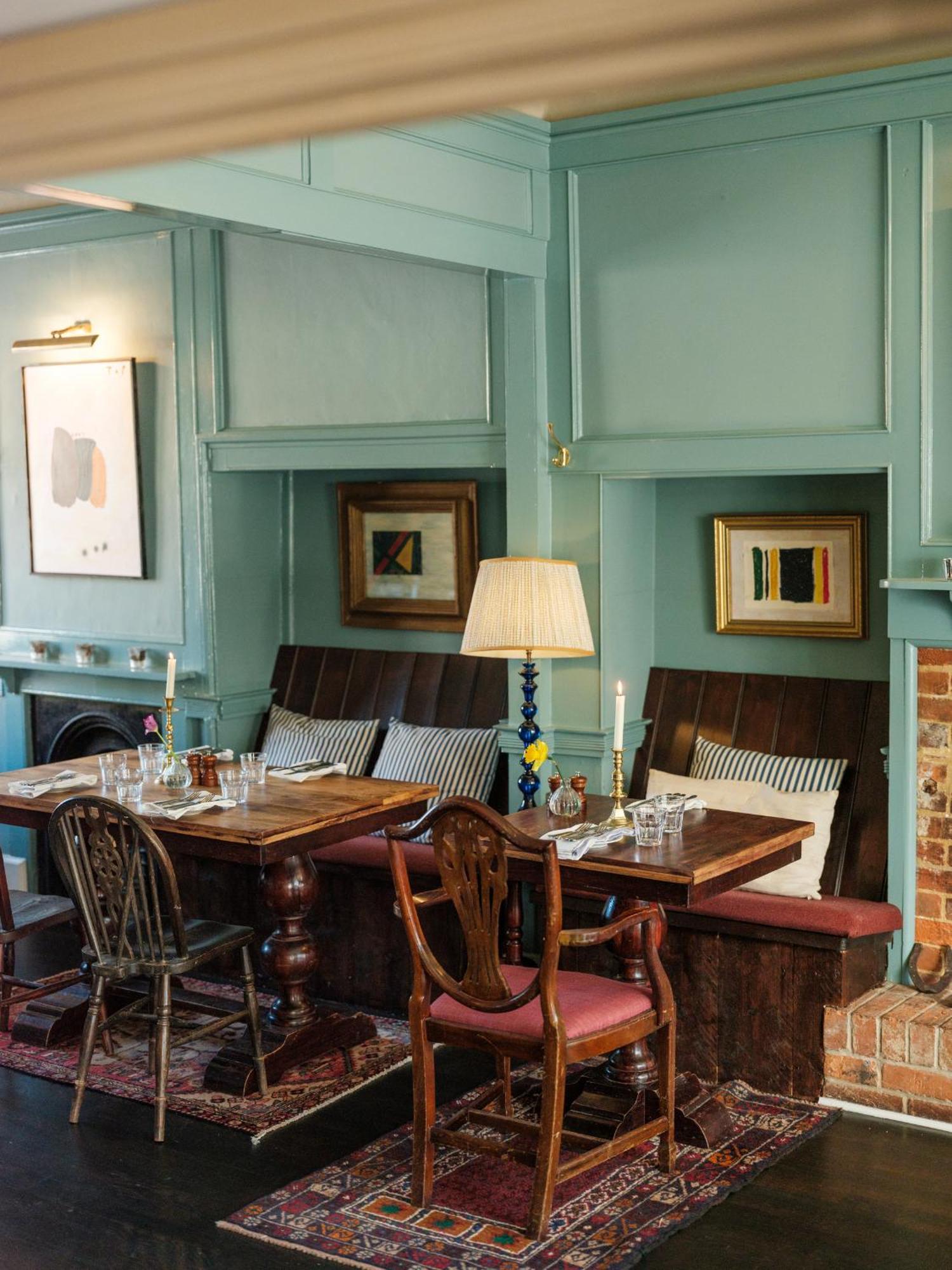 The Grosvenor Arms Hotel Hindon Exterior photo